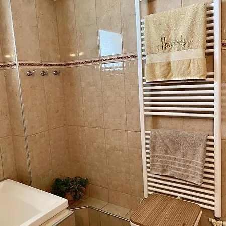 Luxurious 170 Sqm Maisonette Private Parking *