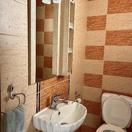 Apartment Luxurious 170 Sqm Maisonette Private Parking *