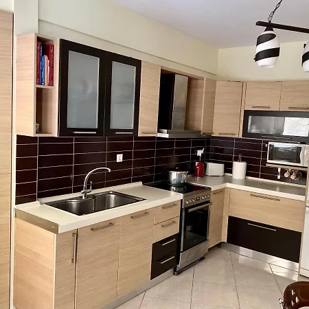 Luxurious 170 Sqm Maisonette Private Parking *