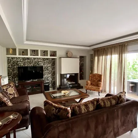 Apartment Luxurious 170 Sqm Maisonette Private Parking